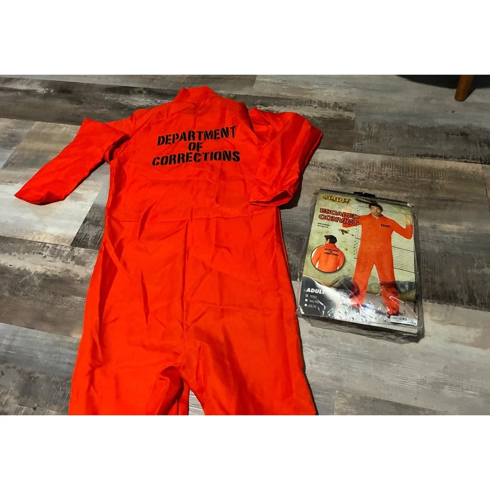 Spirit Halloween Escaped Convict Orange Jumpsuit Costume Teen